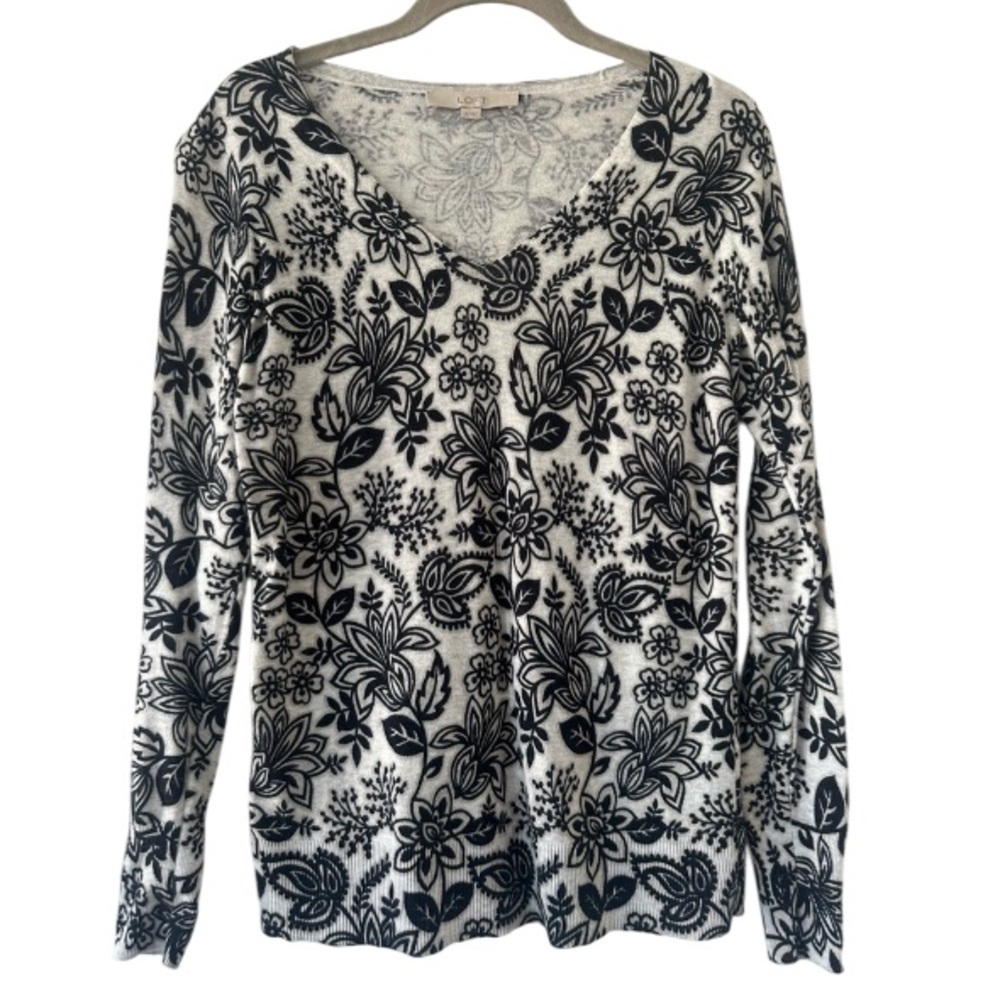 Ann Taylor Loft black & white floral v-neck pullover sweater top XS NWOT